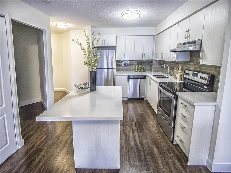 525 Richmond Street — Photo 15