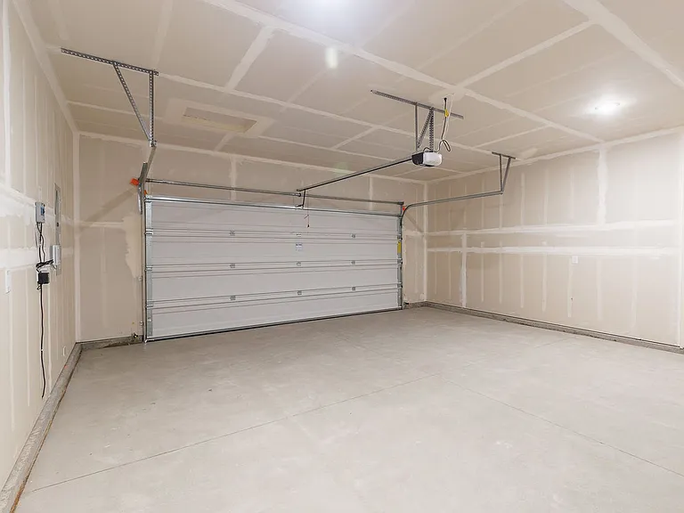 2640 N Silver Wolf Ave — Photo 52