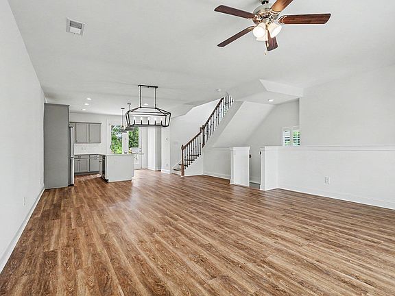 3rd image of 168 Silver Hill St