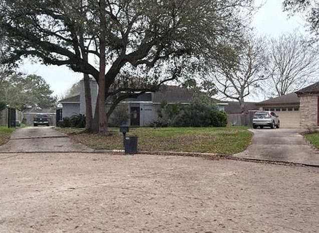 1st image of 14326 Overbrook Ln