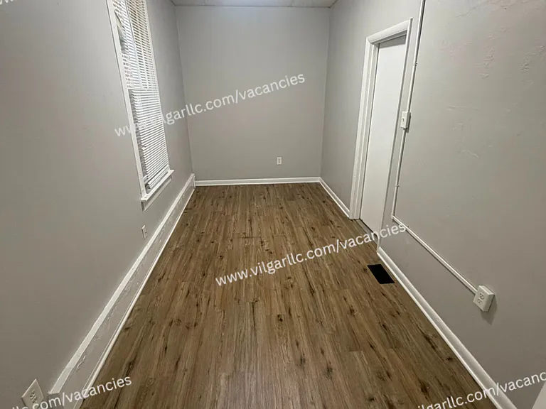 4856 Magoun Ave — Photo 18