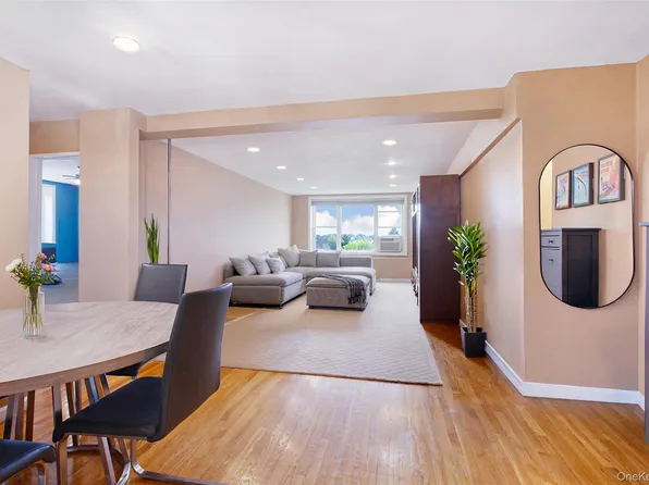 1865 211th Street #6E, Bayside, NY 11360