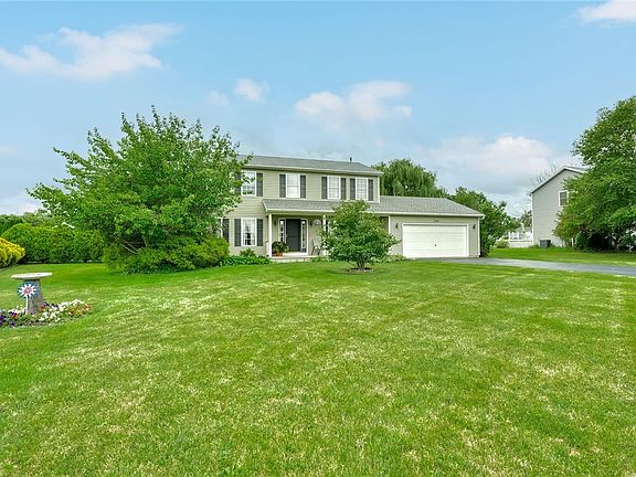 4th image of 704 Lake View Knls