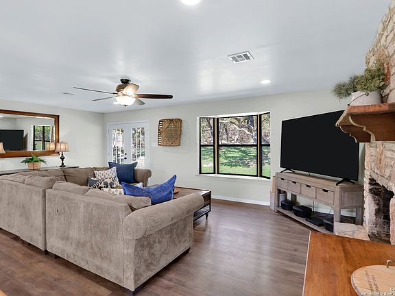 5th image of 277 W BEAR SPRINGS RD