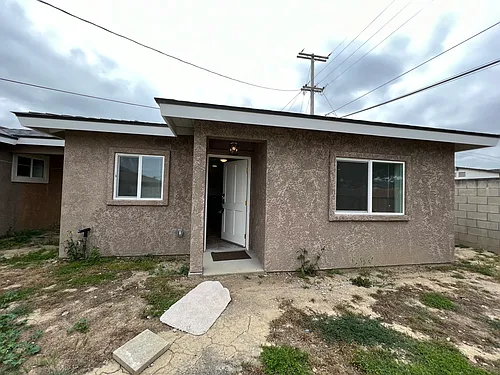 804 W Nectarine Ave #A Photo 1