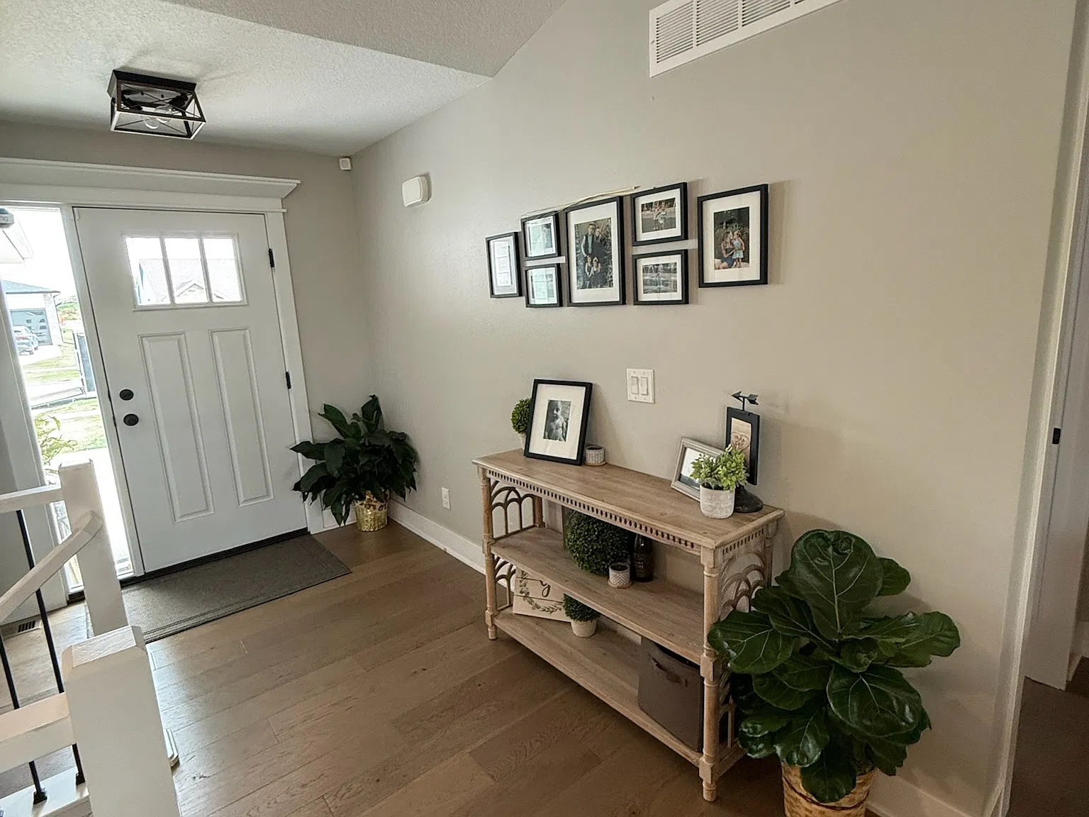 4 bed, 3.5 bath, 2912 sqft, $3,150 — Photo 3