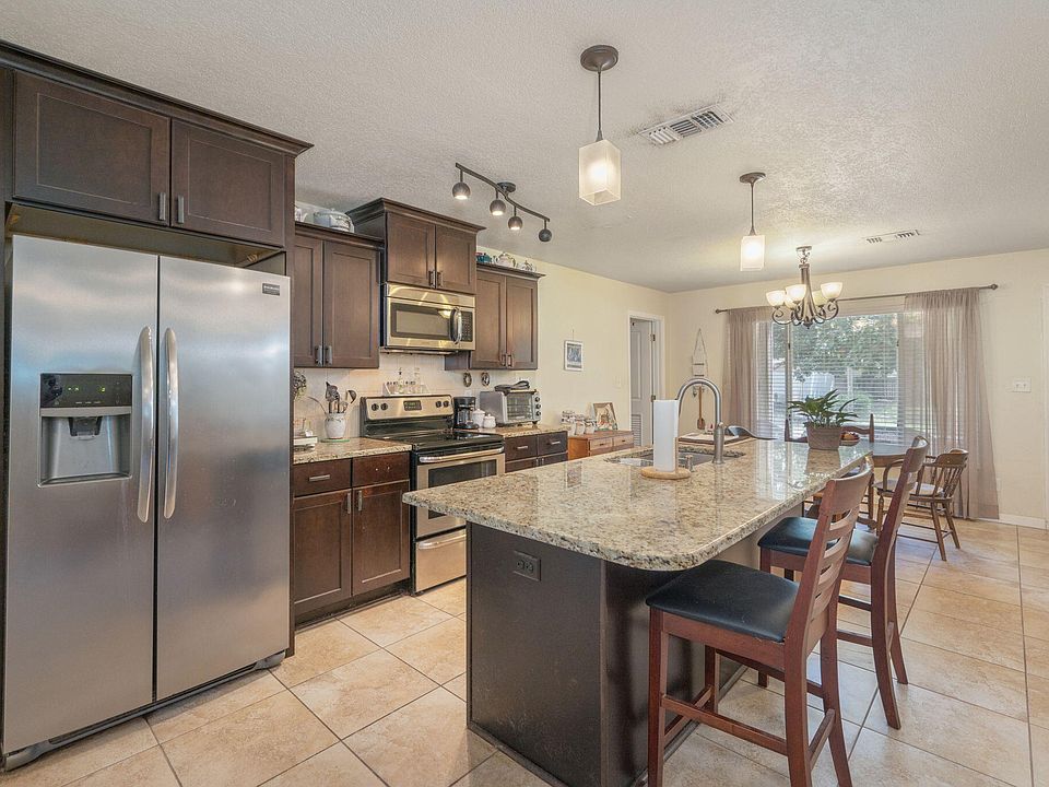 1st image of 211 Anderson Dr