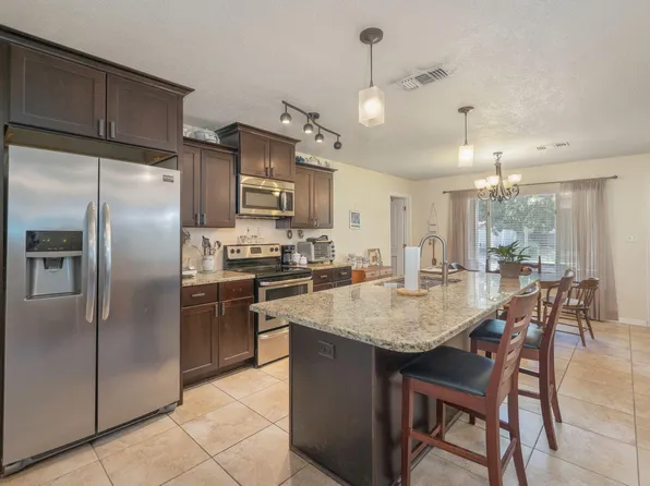 211 Anderson Dr, Mary Esther, FL 32569