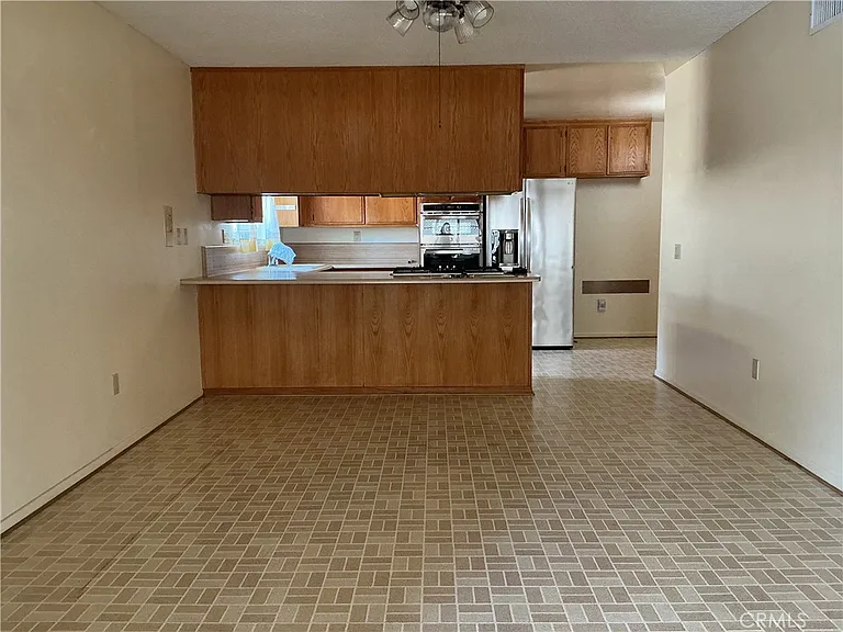 6585 Shannon Rd — Photo 8