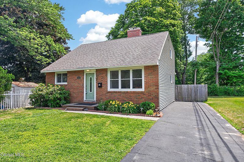 2nd image of 111 Daytona Avenue