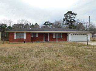 304 8th St SE, Springhill, LA 71075