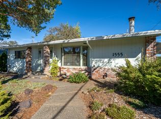 1555 Pleasant St, Redding, CA 96001