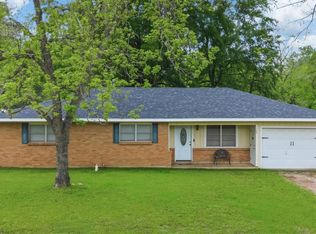105 Lakeway Dr, Crockett, TX 75835