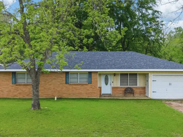 105 Lakeway Dr, Crockett, TX 75835
