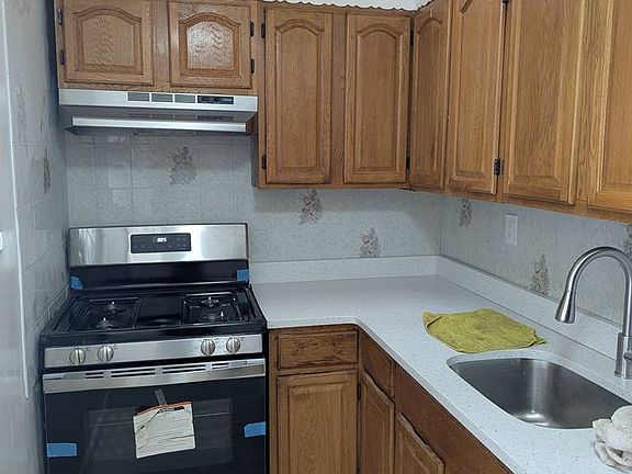 2nd image of 1415 E 84th St