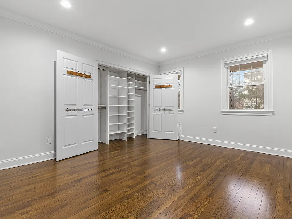 FIRST FLOOR Primary View Custom Closet View