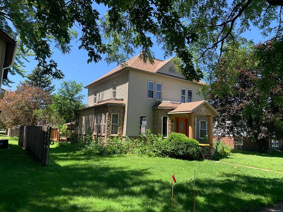 1st image of 307 1st St SE