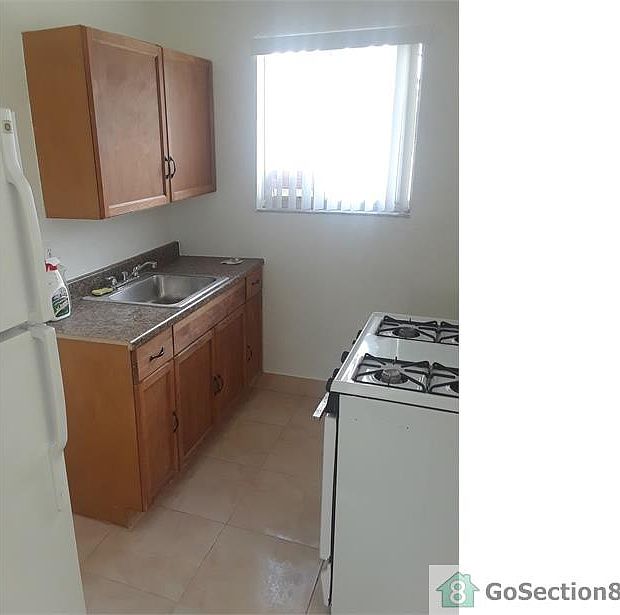 1st image of 1911 NW 31st St #4