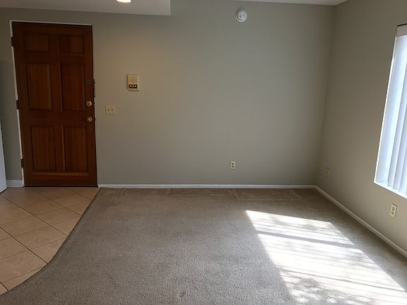 4th image of 5251 Willowcrest Ave APT 1