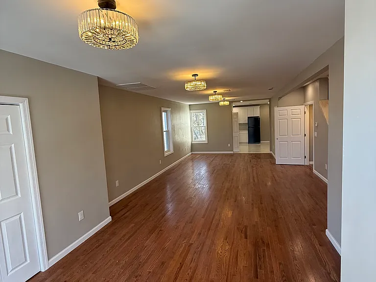 250 Summer Ave #2 — Photo 16