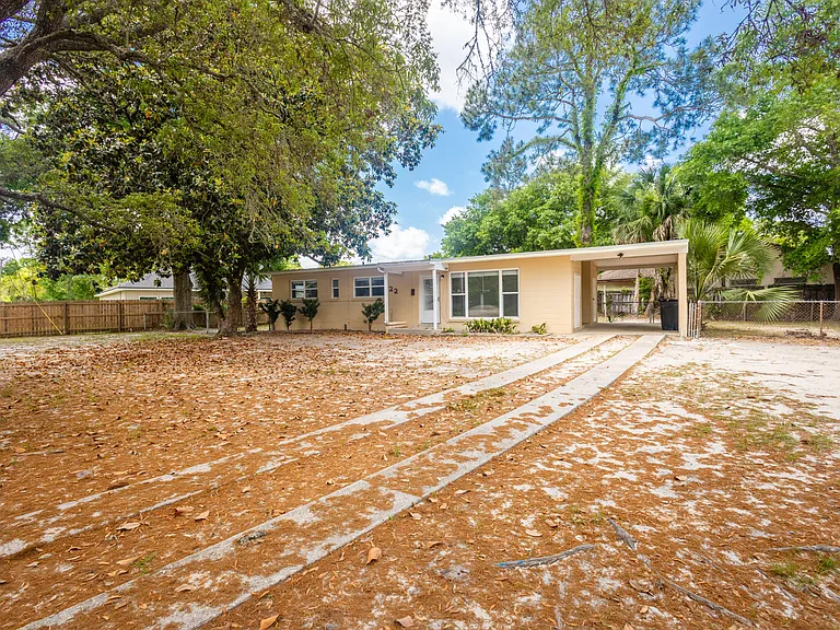 22 Laurie Dr NE — Photo 3