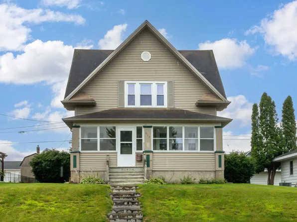 612 State St, Bellevue, IA 52031