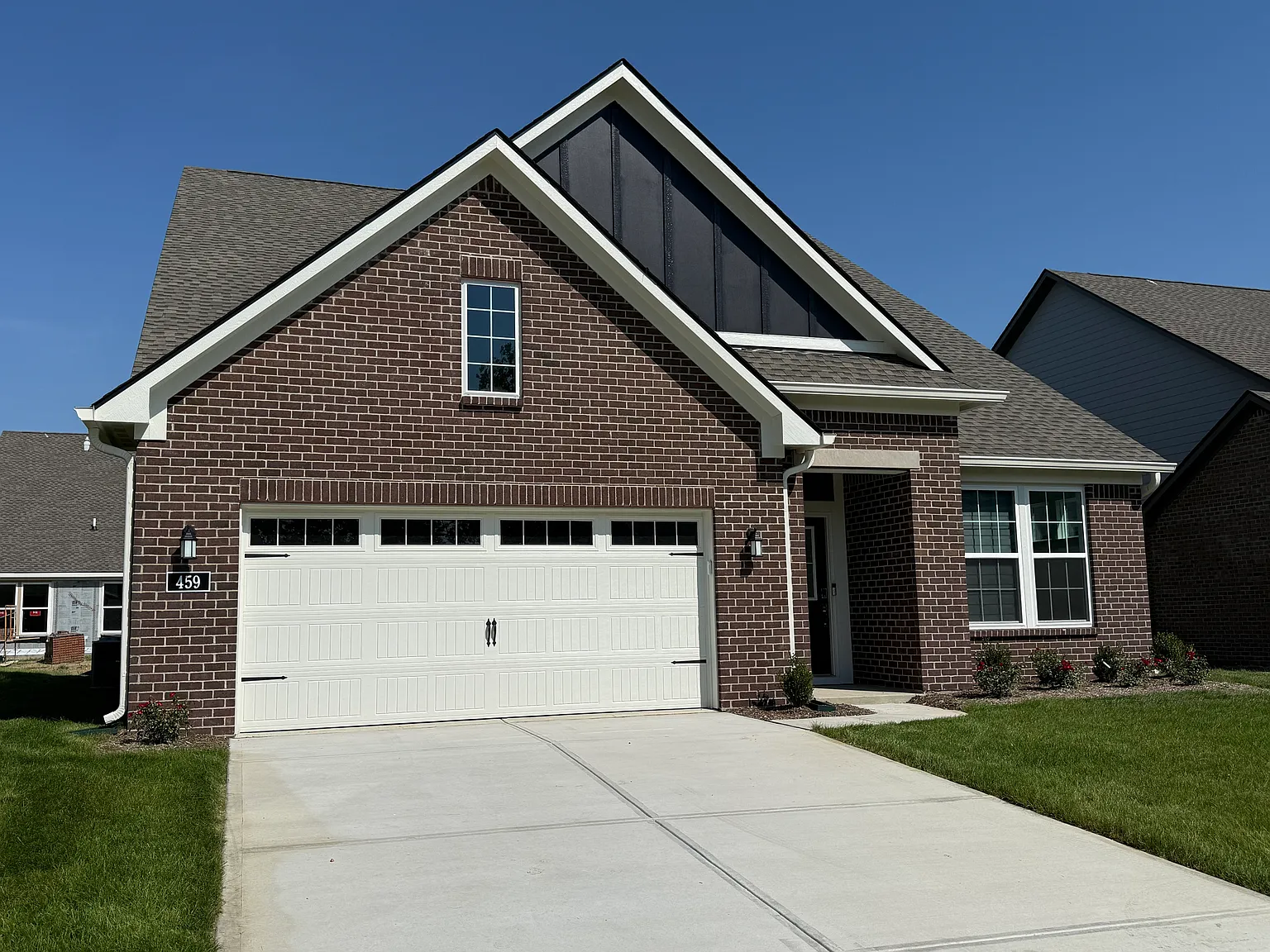 3 bed, 2015 sqft, $2,700 — Photo 2