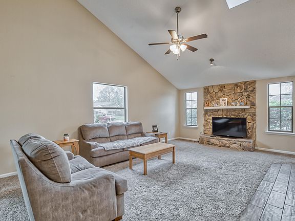 5th image of 11043 Mandarin Station Dr W