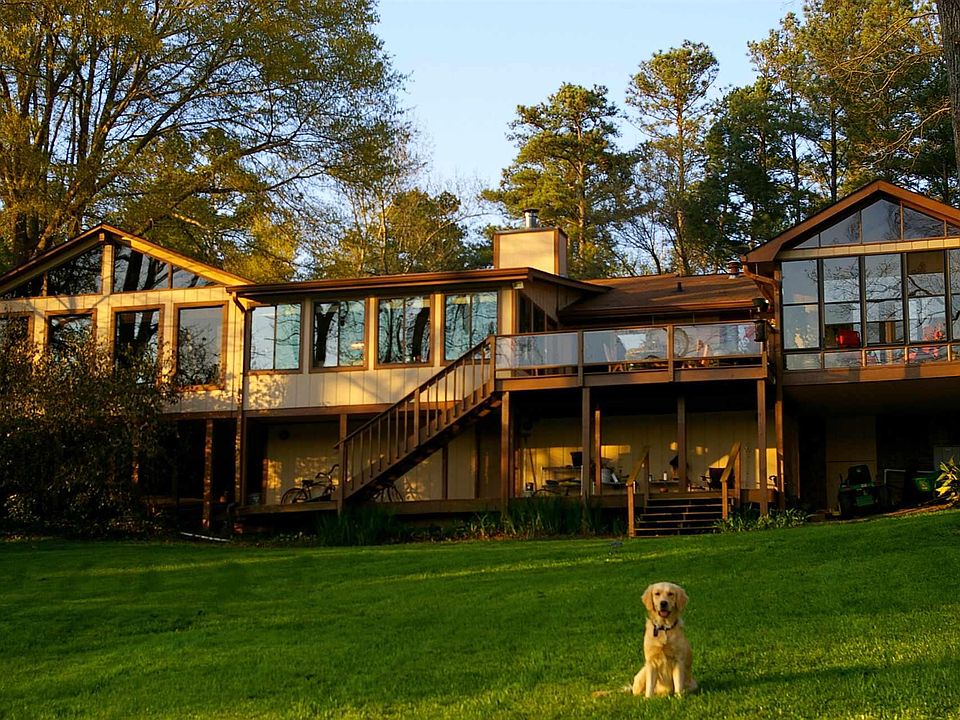 2nd image of 1939 Lake Lucerne Way