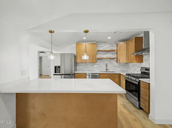 5712 W ORANGEWOOD Avenue, Glendale, AZ 85301