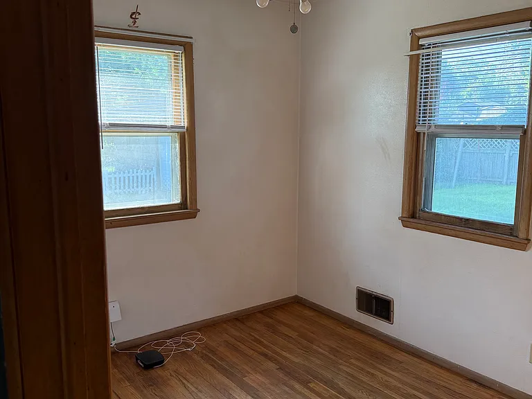 1300 S Blauvelt Ave — Photo 26