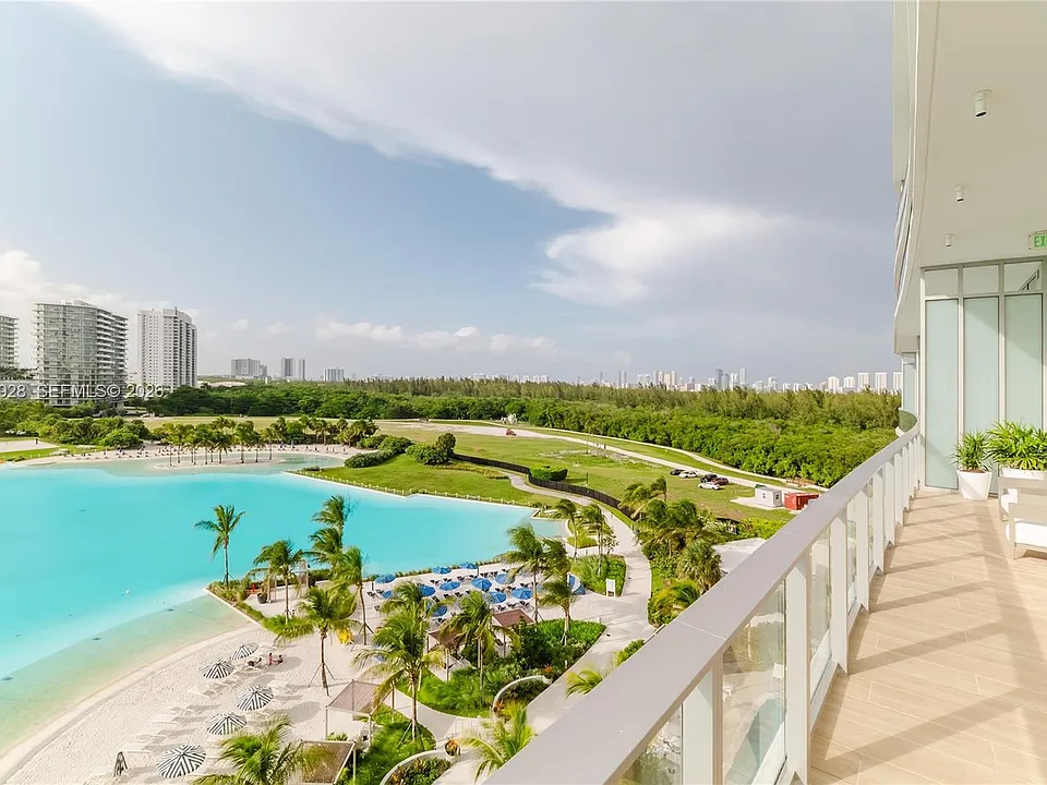 2411 Laguna Cir #2909