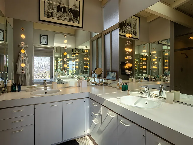 Longbow Dr — Photo 25