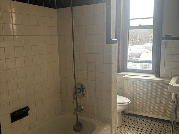 4th image of 171 Saratoga Ave APT 2