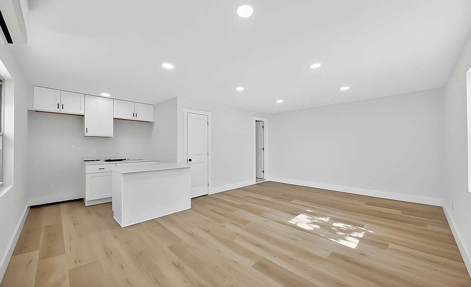 1st image of 1115 Woodbrook St #1
