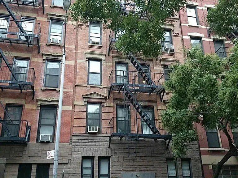 219 W 16th St #2C — Photo 6
