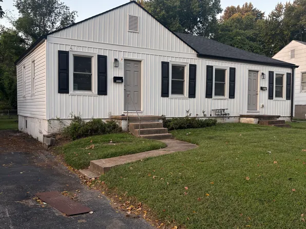 10222 Saint Katherine Ln, Saint Ann, MO 63074