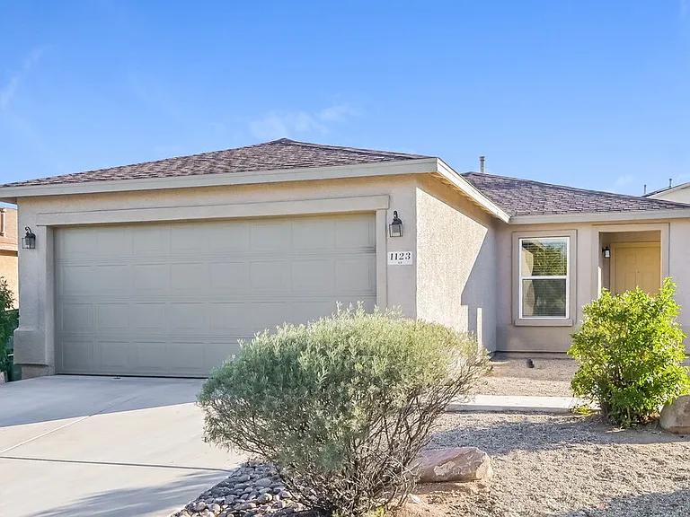 1123 W Calle Del Libro Dorado — Photo 1