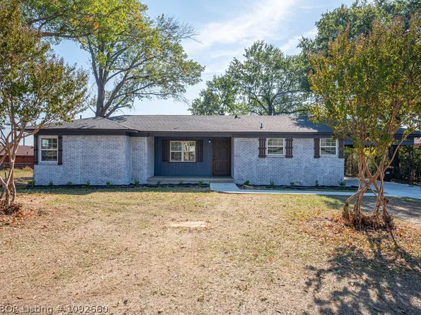 3104 Oak Ln, Van Buren, AR 72956