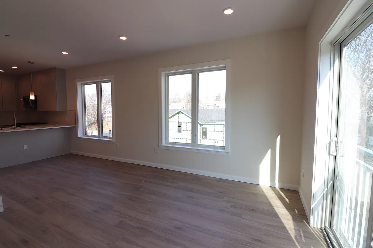 Building Photo - 460 Washington St #304