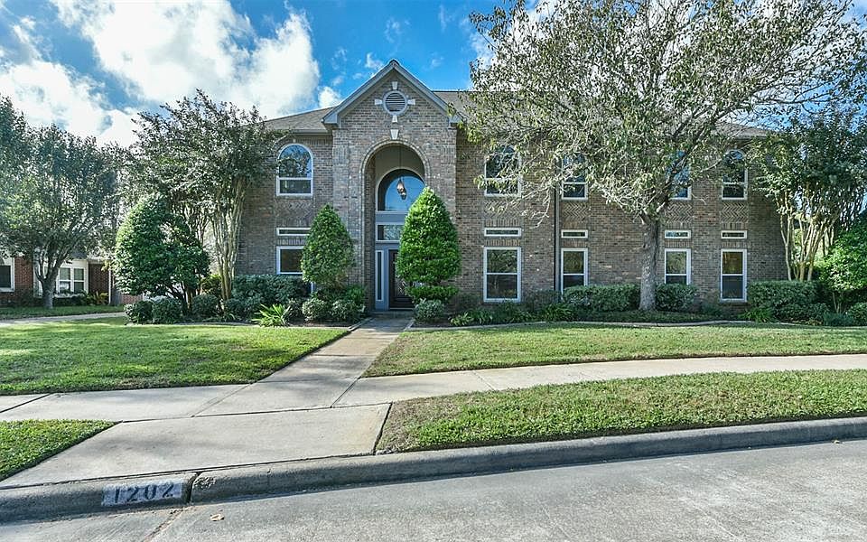 1st image of 1202 Merriewood Dr