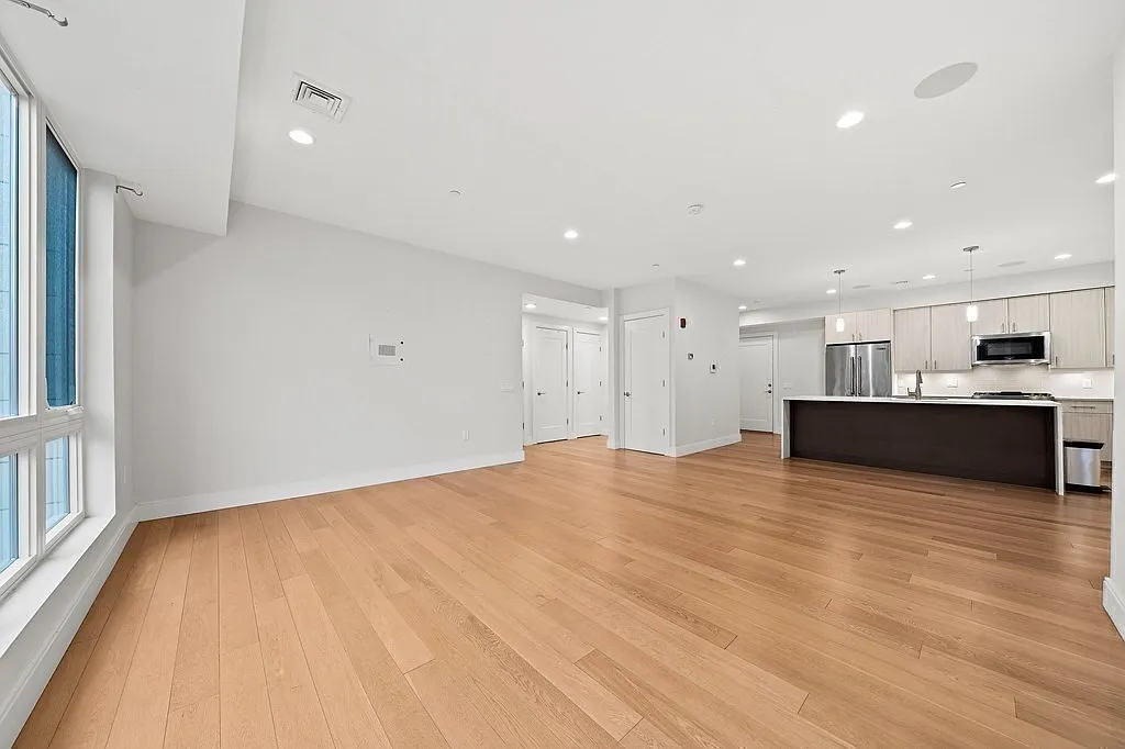 2 bed, 1180 sqft, $4,200 — Photo 1
