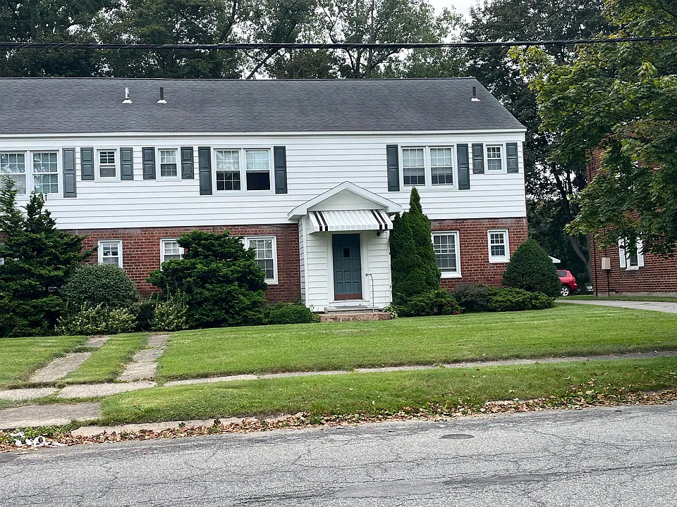 202 Jackson Ave #A