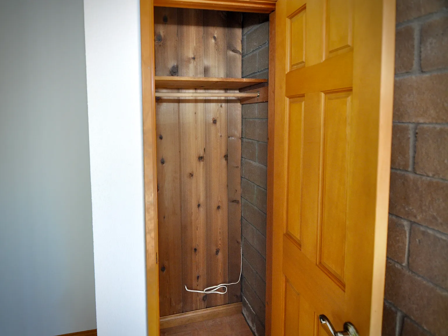 3 bed, 2.5 bath, 2000 sqft, $3,750 — Photo 2