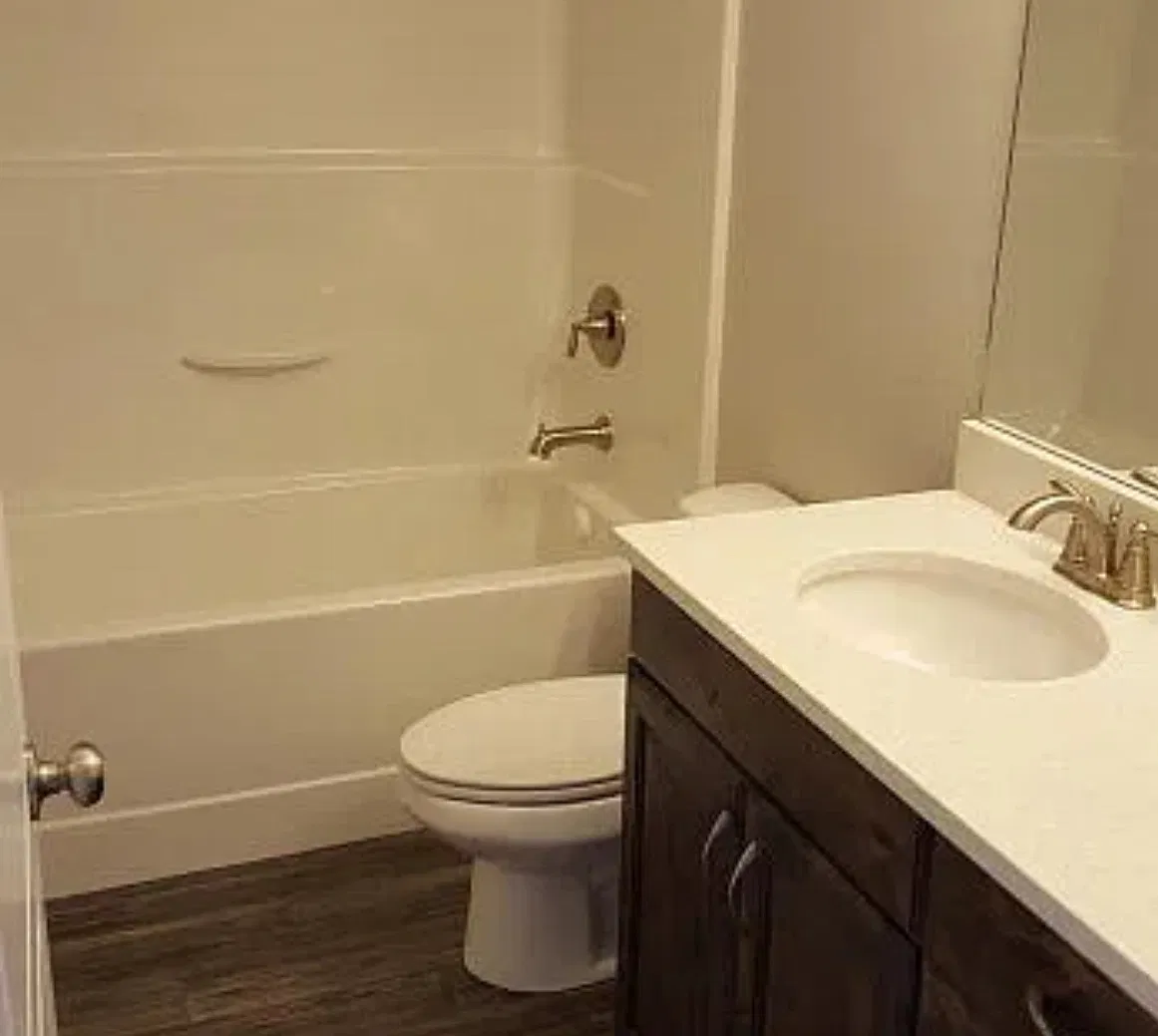 3 bed, 2.5 bath, 1800 sqft, $2,300 — Photo 3