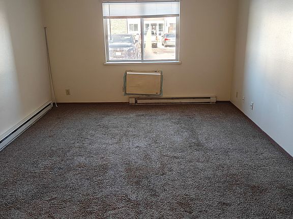 3rd image of 820-830 E Richmond St