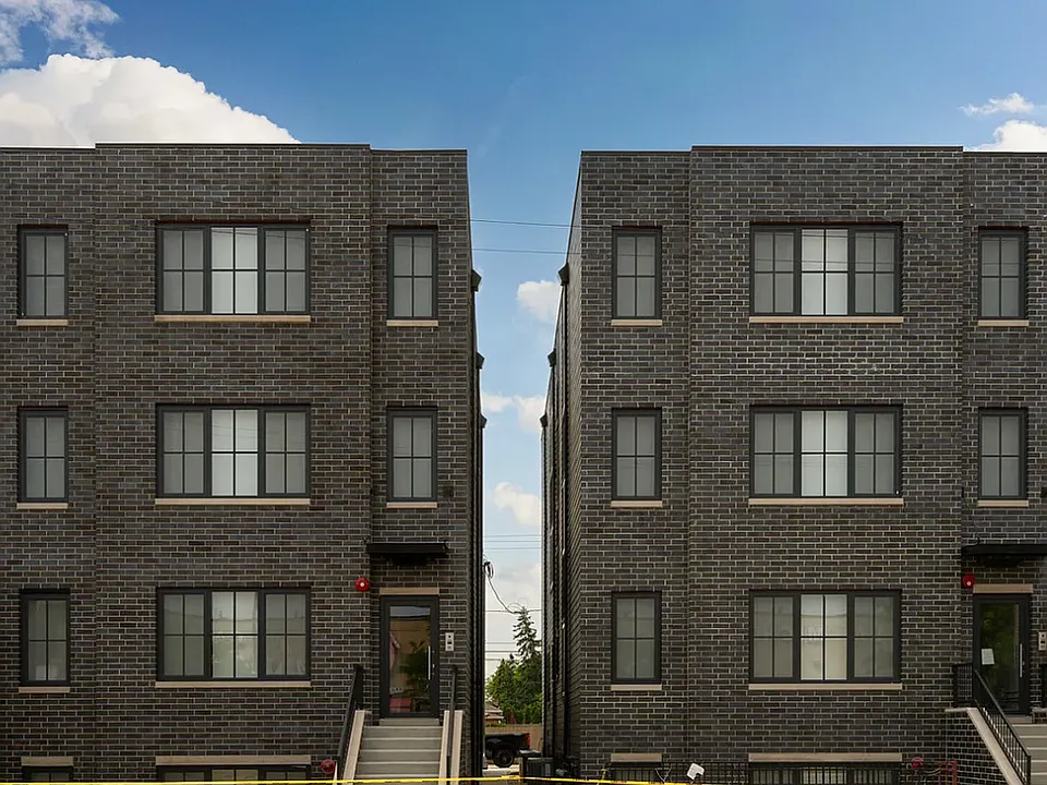 6853 W Belmont Ave #3