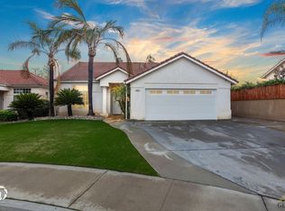 10821 Petalo Dr, Bakersfield, CA 93311