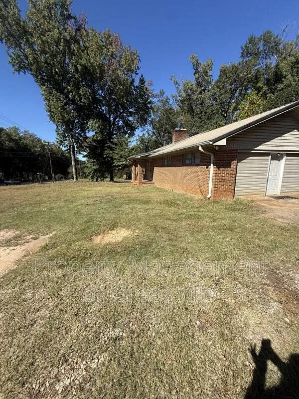 3 bed, 1.5 bath, 1457 sqft, $1,495 — Photo 4
