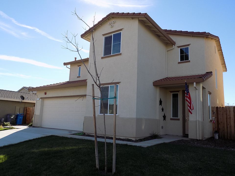 5 beds 3 full baths